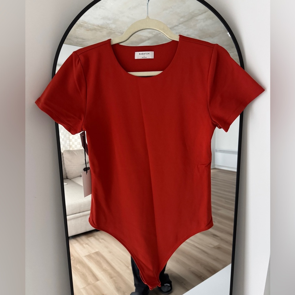 Aritzia contour crew bodysuit size L flambeau red
